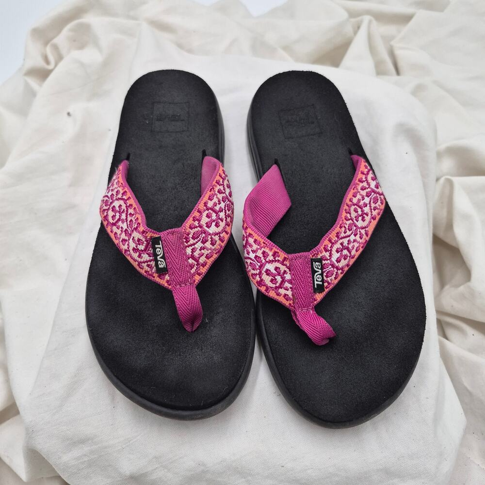 Teva Women's Mush II Flip-Flops pink geometric strap sandal Women’s size 6